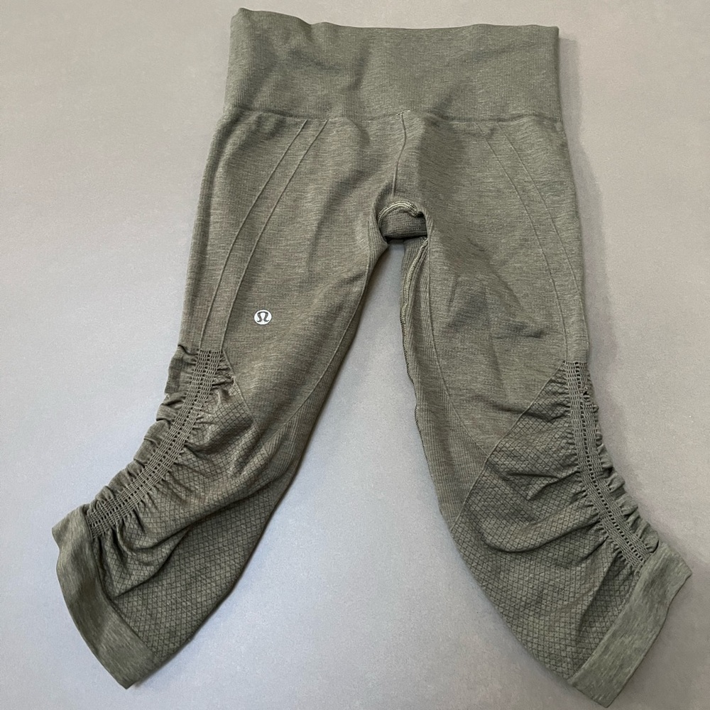 lululemon in the flow crop size 4 in olive green color. Great condition.